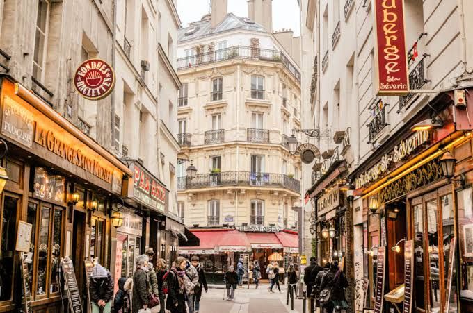 Dining, Shopping & Local Life